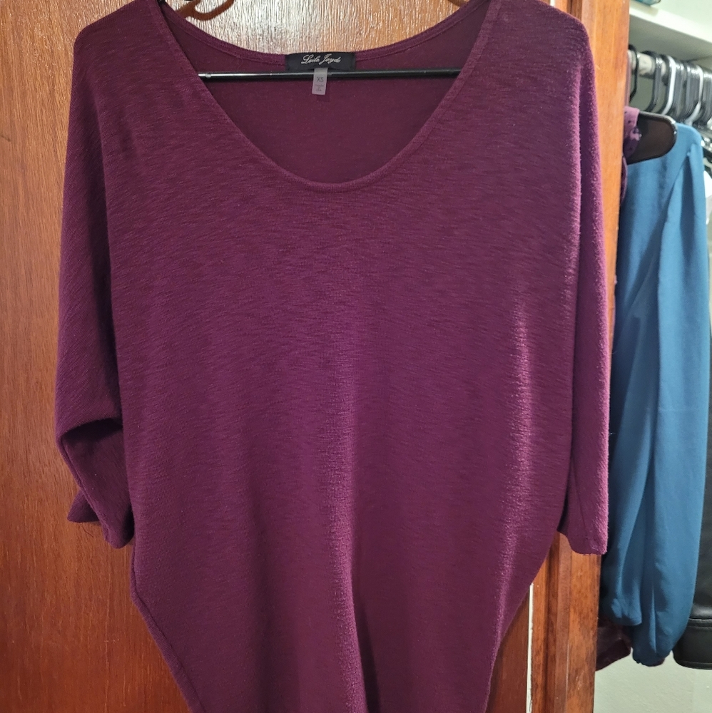 Burgundy 3/4 sleeve light tunic sweater